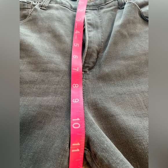 WIT AND WISDOM Women's Ab
Technology Jeans 12 gray color embellished eyelash hem - Picture 6 of 12